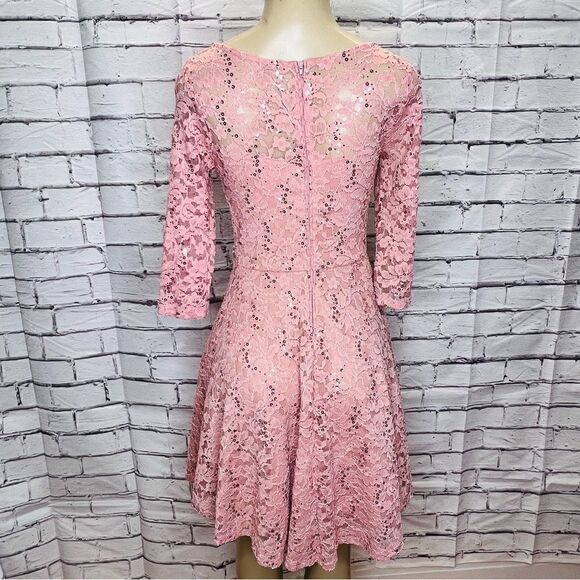 La Scala pink lace dress with a rhinestone waist size medium - Picture 3 of 7